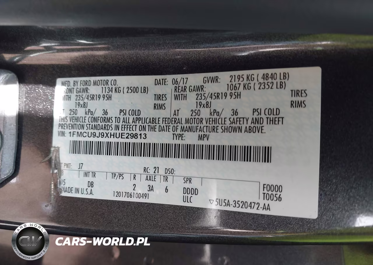 2017 Ford Escape Titanium VIN:1FMCU9J9XHUE29813 - 9