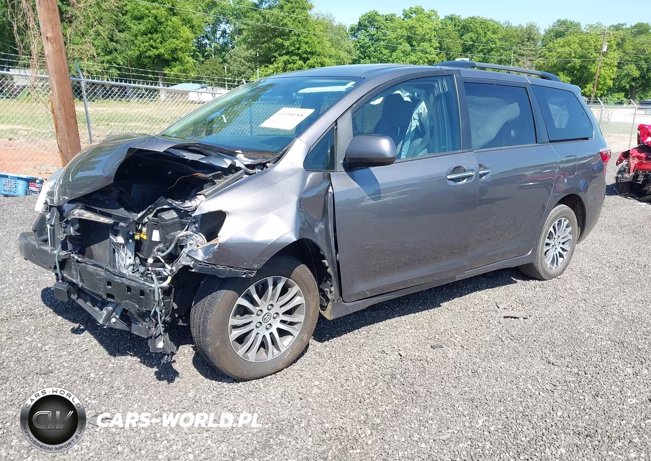 2018 Toyota Sienna Xle 8 Passenger VIN:5TDYZ3DC2JS913338 - 2