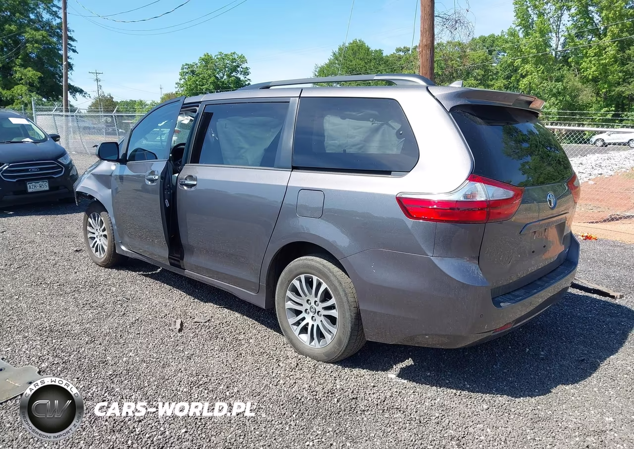 2018 Toyota Sienna Xle 8 Passenger VIN:5TDYZ3DC2JS913338 - 3