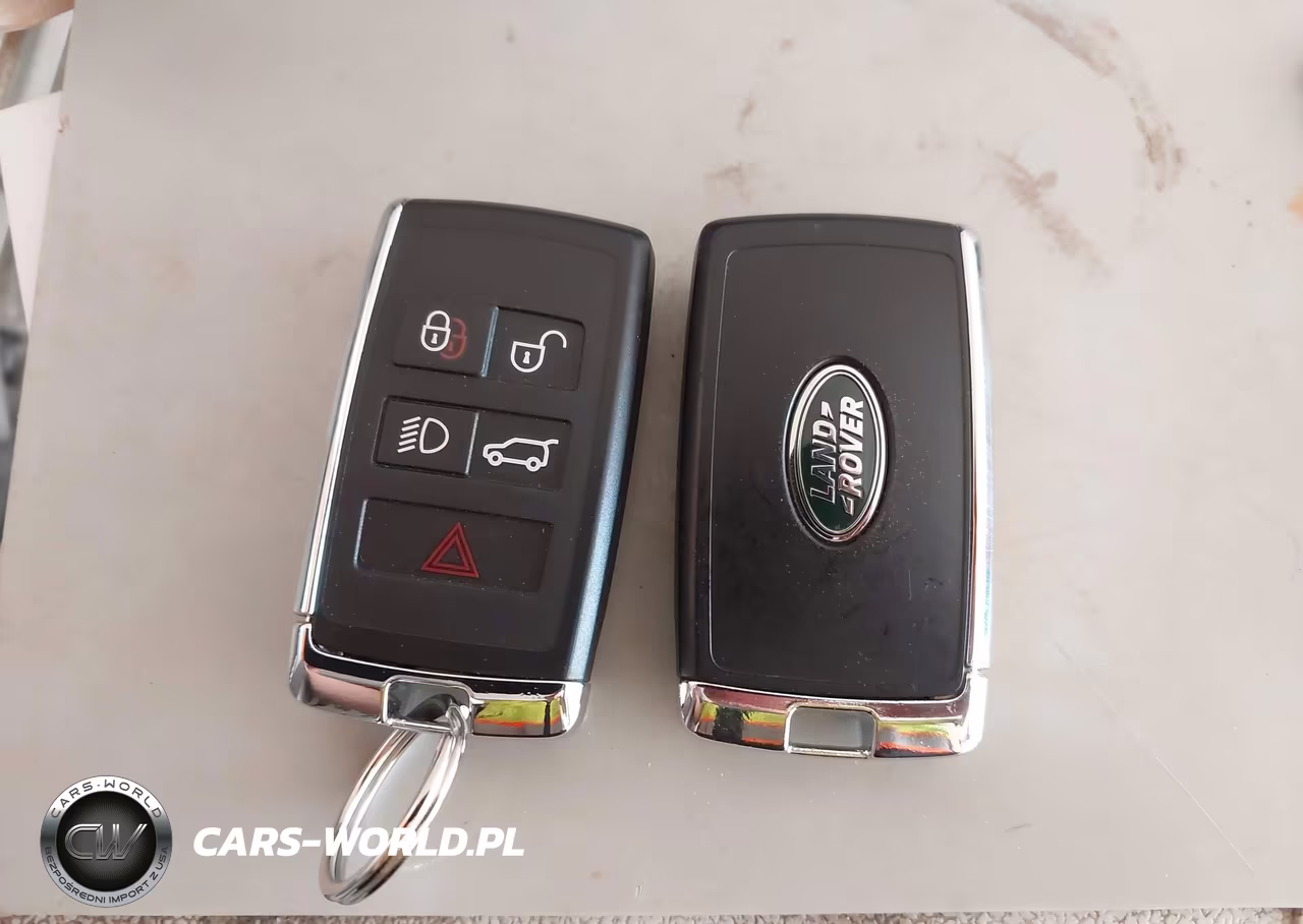 2025 Land Rover Defender 110 P300 VIN:SALEJ7EX5S2430978 - 11