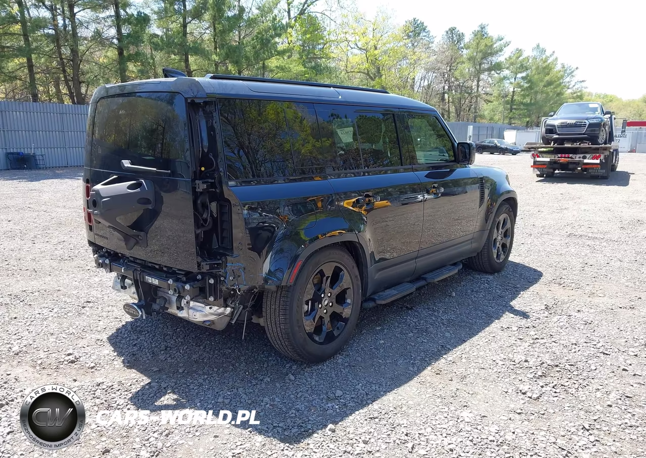 2025 Land Rover Defender 110 P300 VIN:SALEJ7EX5S2430978 - 4