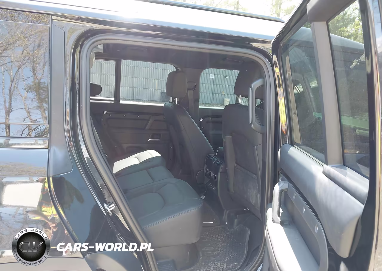 2025 Land Rover Defender 110 P300 VIN:SALEJ7EX5S2430978 - 8