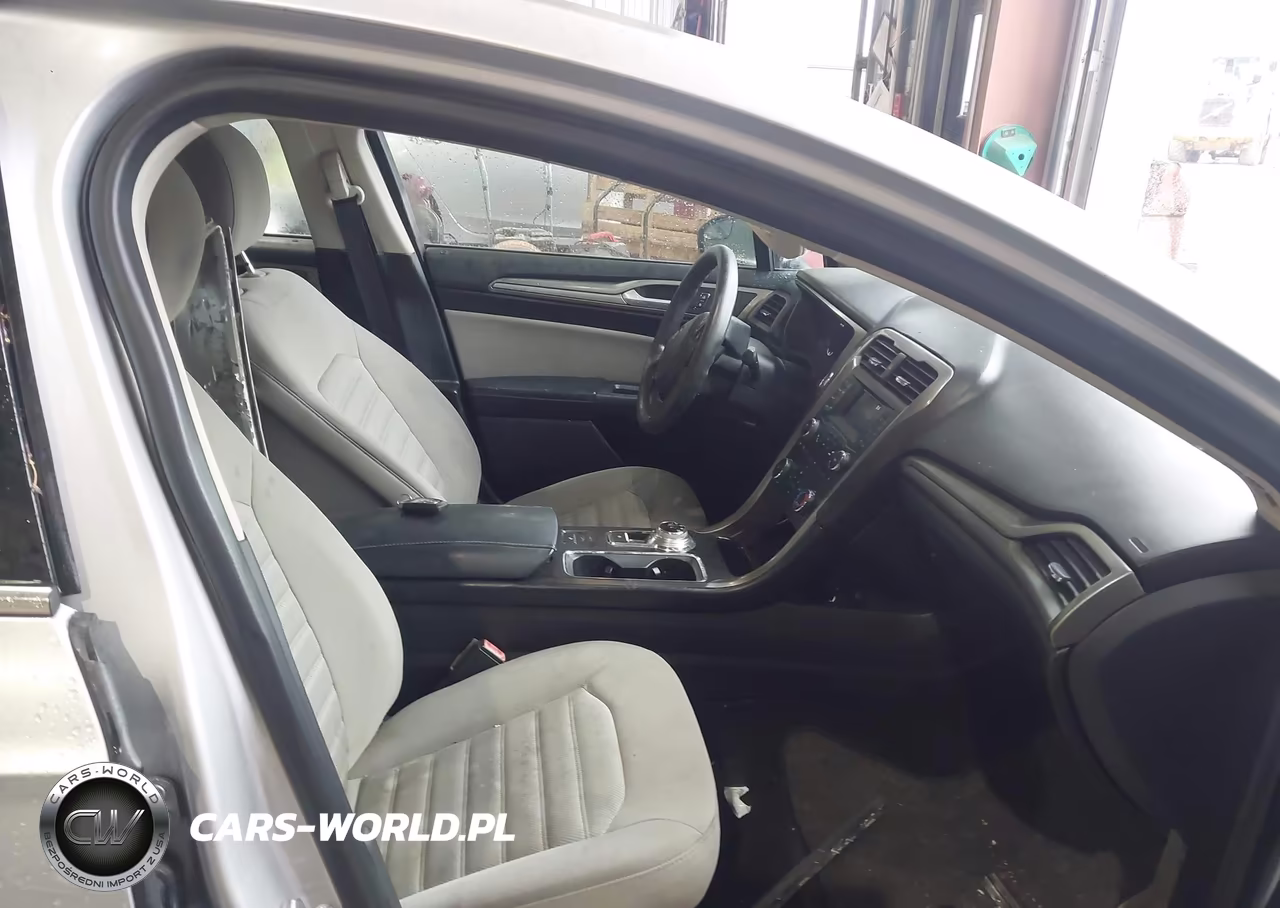 2018 Ford Fusion S VIN:3FA6P0G72JR164818 - 5