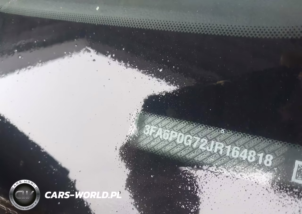 2018 Ford Fusion S VIN:3FA6P0G72JR164818 - 9