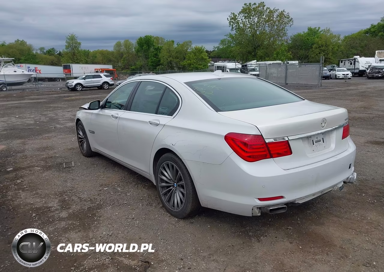 2011 BMW 750I VIN:WBAKA8C58BCY37315 - 3