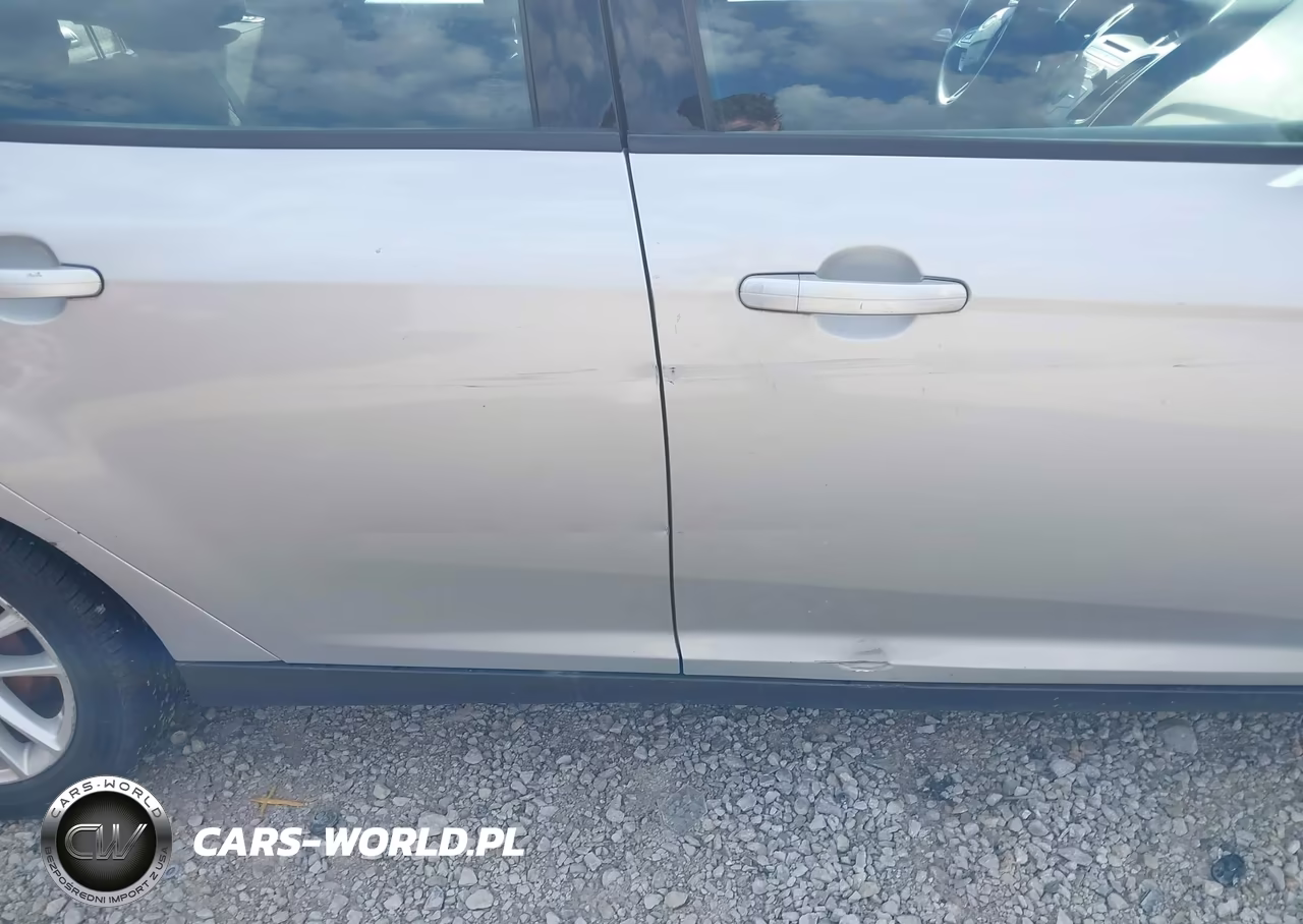 2016 Ford Focus Se VIN:1FADP3F27GL244671 - 14