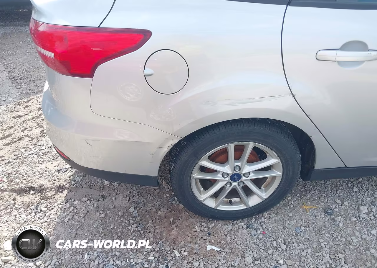 2016 Ford Focus Se VIN:1FADP3F27GL244671 - 15