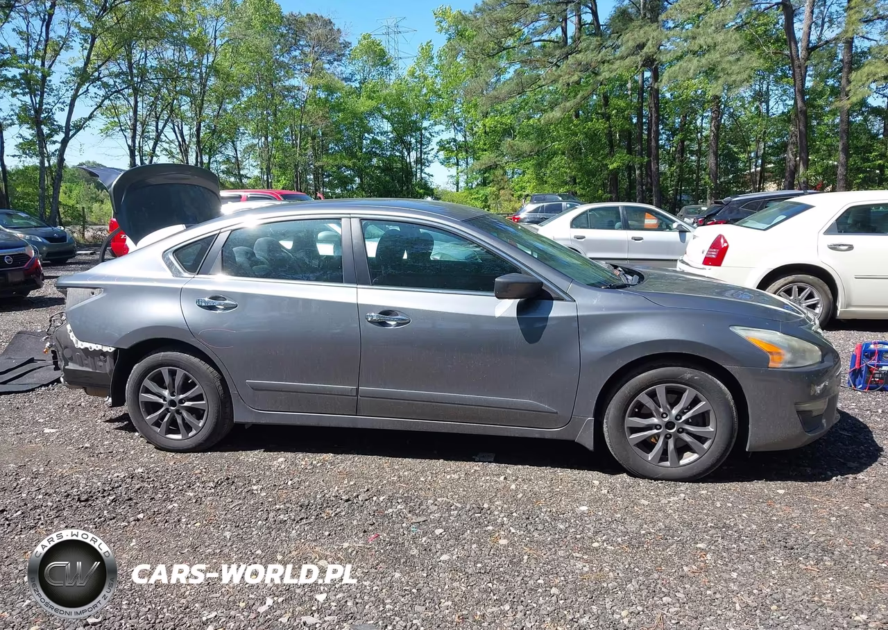 2015 Nissan Altima 2.5 S VIN:1N4AL3AP3FC467919 - 14