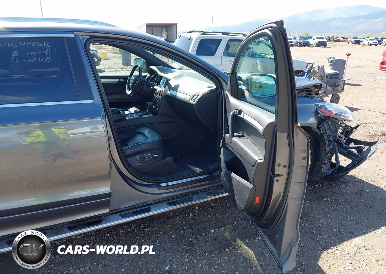 2011 Audi Q7 3.0T S Line Prestige VIN:WA1DGAFE0BD004402 - 5