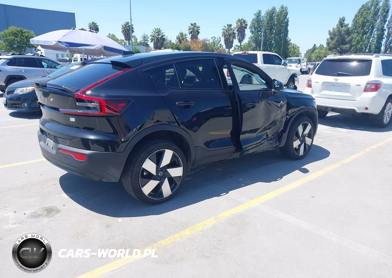 2024 Volvo C40 Recharge Pure Electric Plus VIN:YV4EH3BL3R2105945 - 4