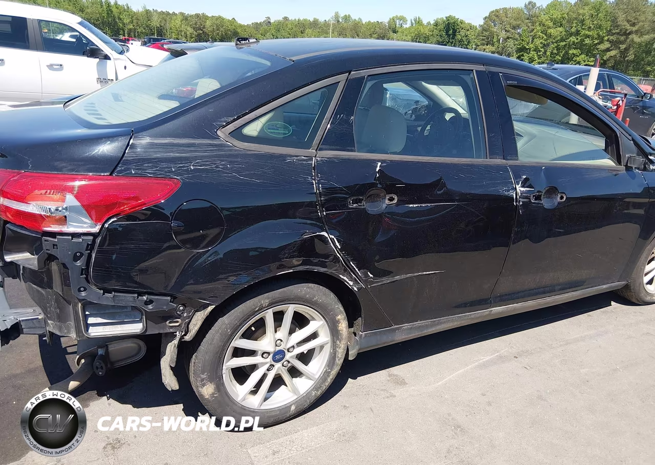 2016 Ford Focus Se VIN:1FADP3F25GL355073 - 13