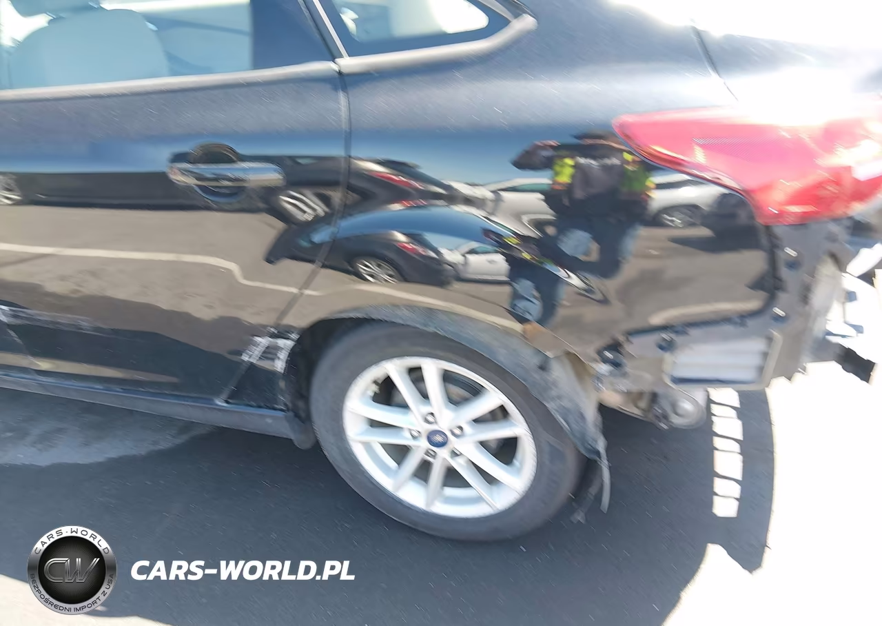 2016 Ford Focus Se VIN:1FADP3F25GL355073 - 15