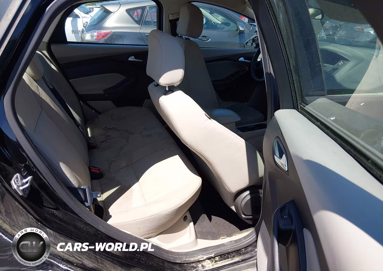 2016 Ford Focus Se VIN:1FADP3F25GL355073 - 8