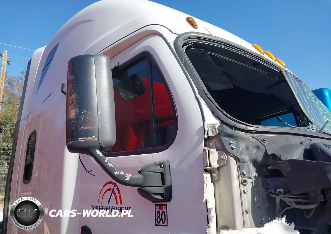 2012 Freightliner Cascadia 125 VIN:1FUJGLBGXCSBV9284 - 17