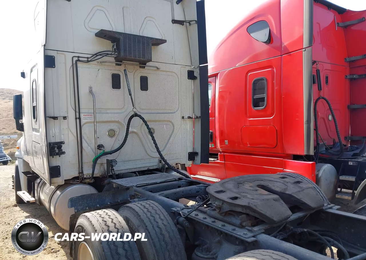 2012 Freightliner Cascadia 125 VIN:1FUJGLBGXCSBV9284 - 3