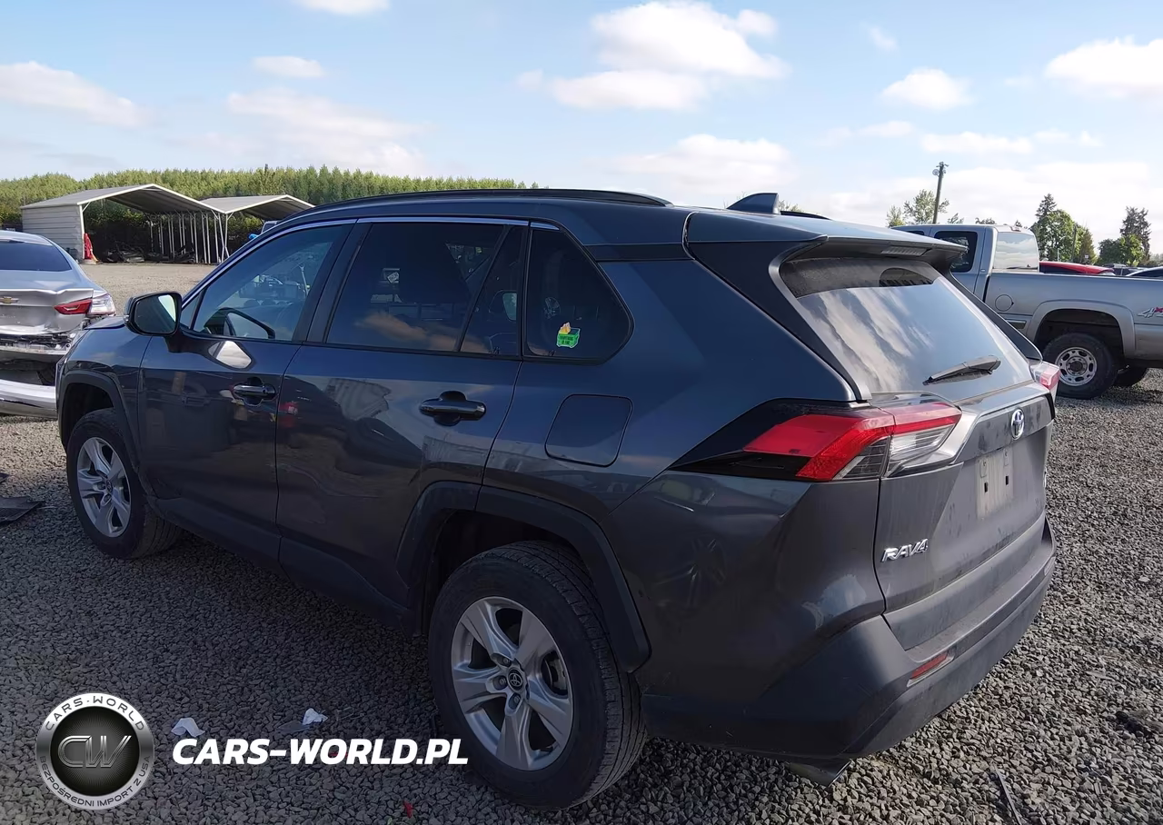 2021 Toyota Rav4 Xle VIN:2T3P1RFV2MW207350 - 3