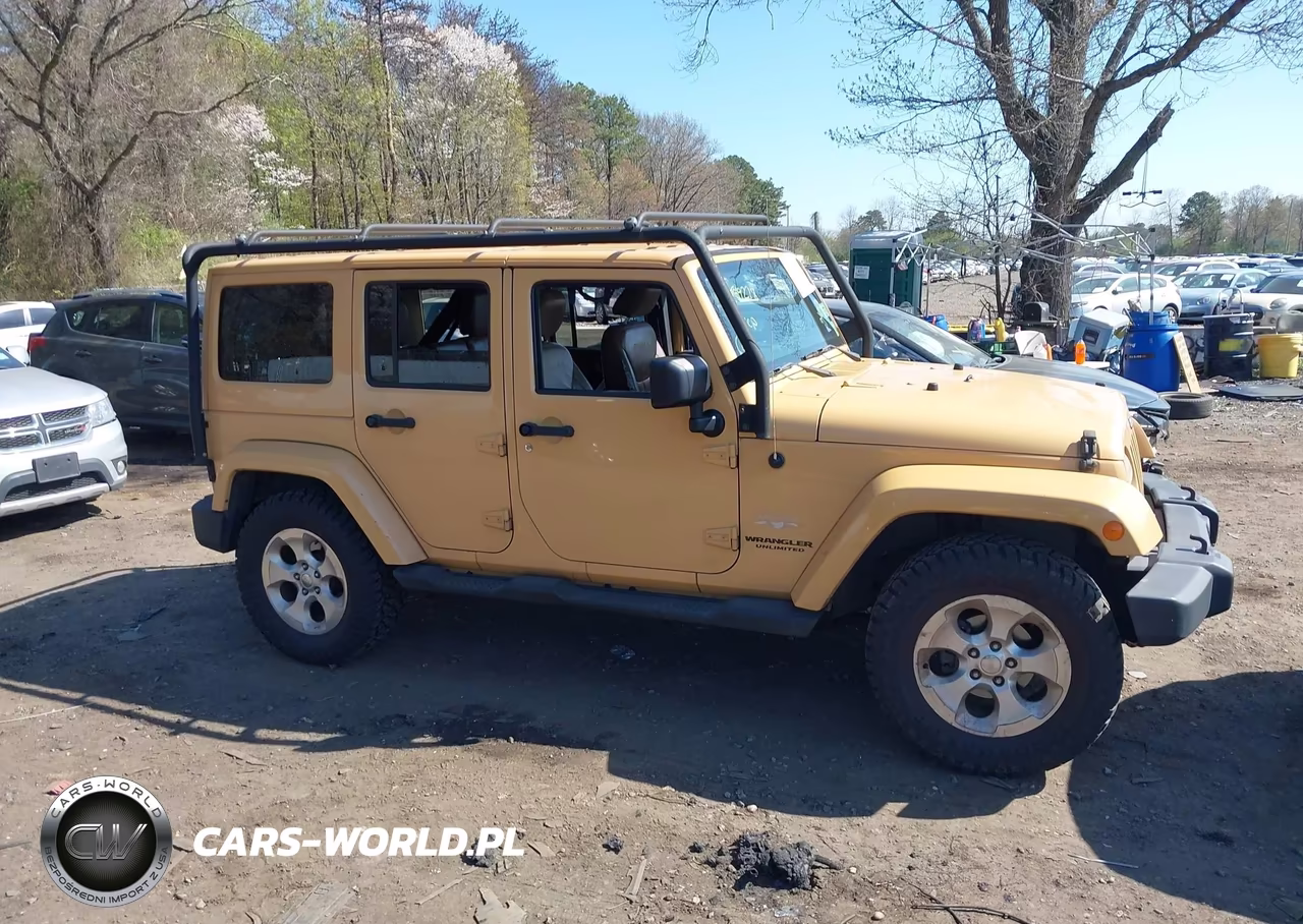 2013 Jeep Wrangler Unlimited Sahara VIN:1C4BJWEG2DL626619 - 13