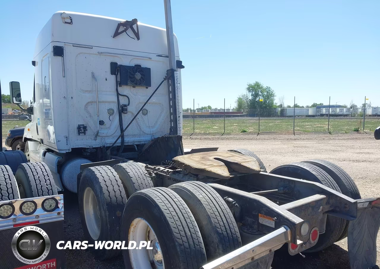 2010 Freightliner Cascadia 125 VIN:1FUJGLDR4ASAV2565 - 13