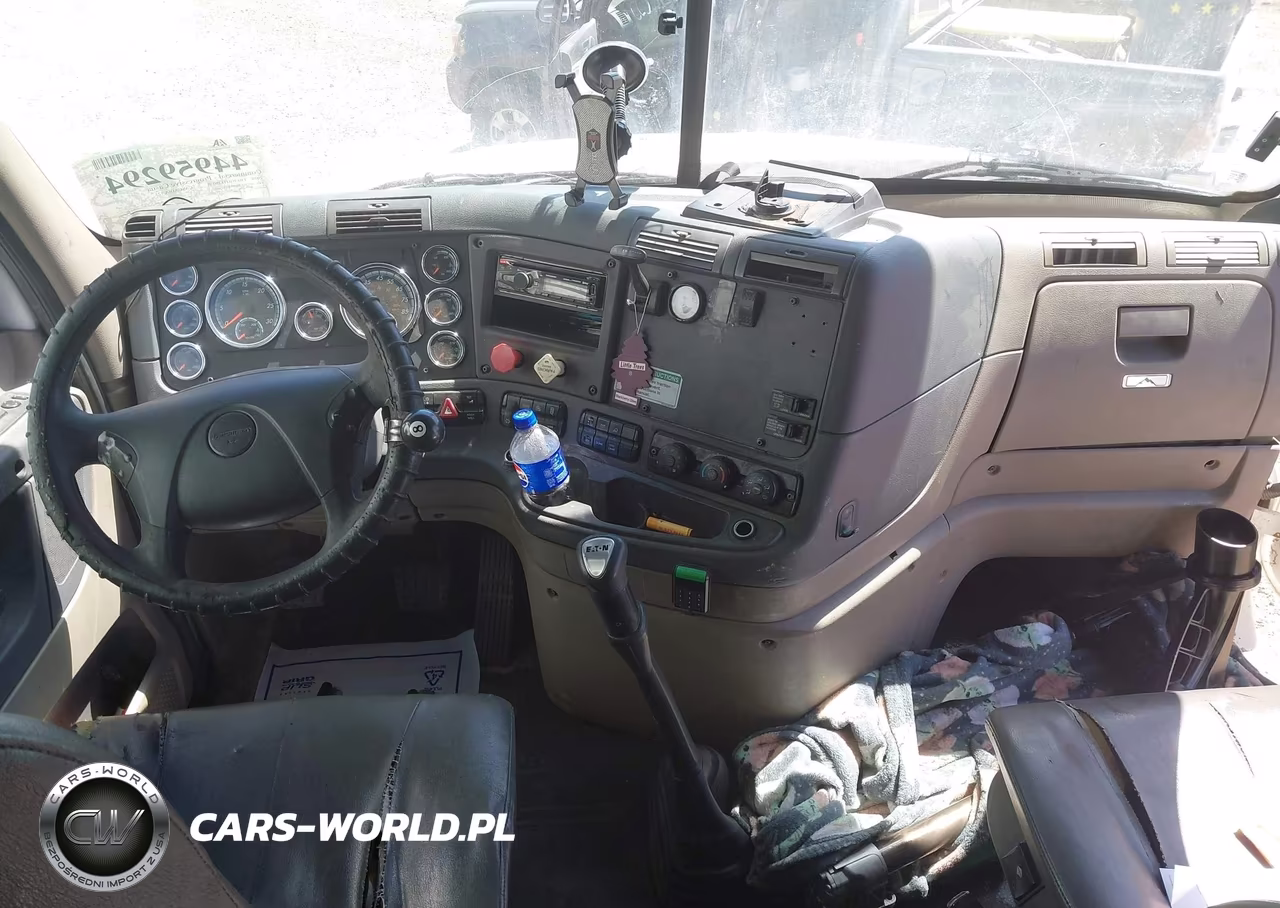 2010 Freightliner Cascadia 125 VIN:1FUJGLDR4ASAV2565 - 6