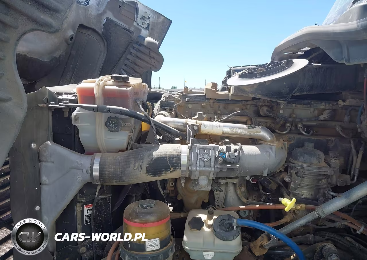 2010 Freightliner Cascadia 125 VIN:1FUJGLDR4ASAV2565 - 9