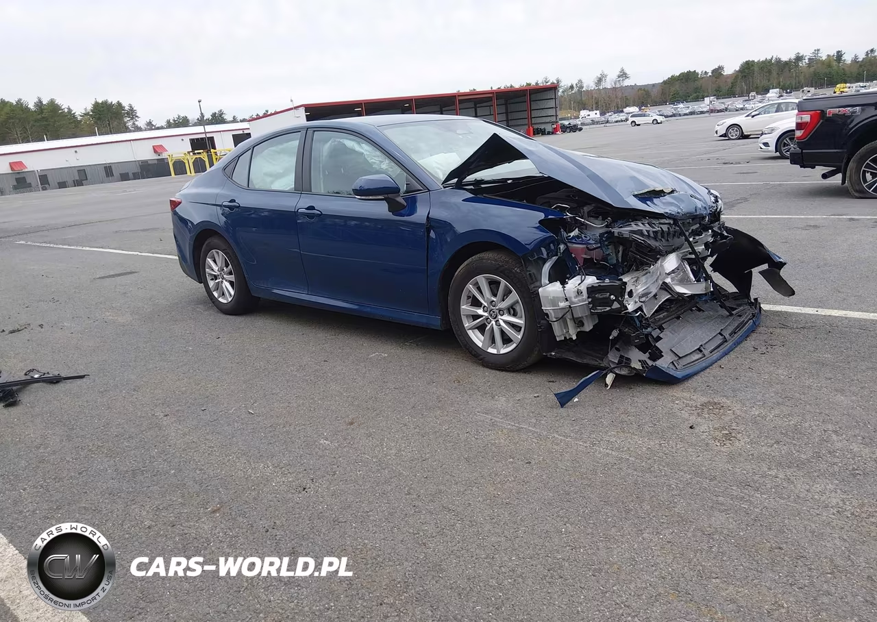2025 Toyota Camry Le – zdjęcie 1 z 16