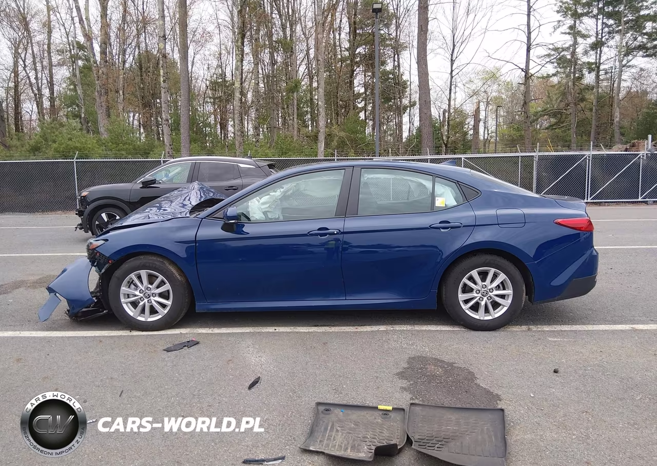 2025 Toyota Camry Le VIN:4T1DAACKXSU112930 - 14