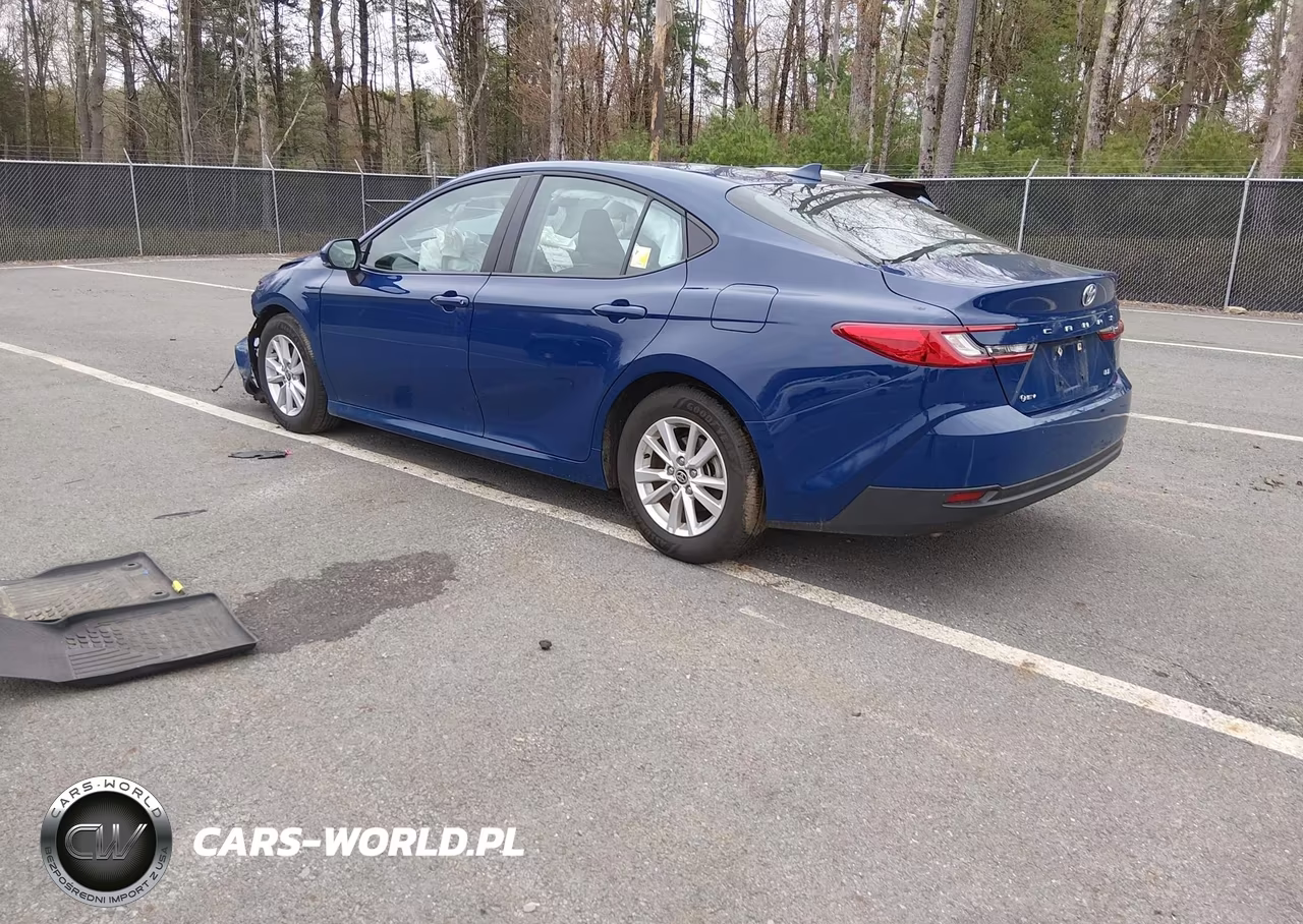2025 Toyota Camry Le VIN:4T1DAACKXSU112930 - 3