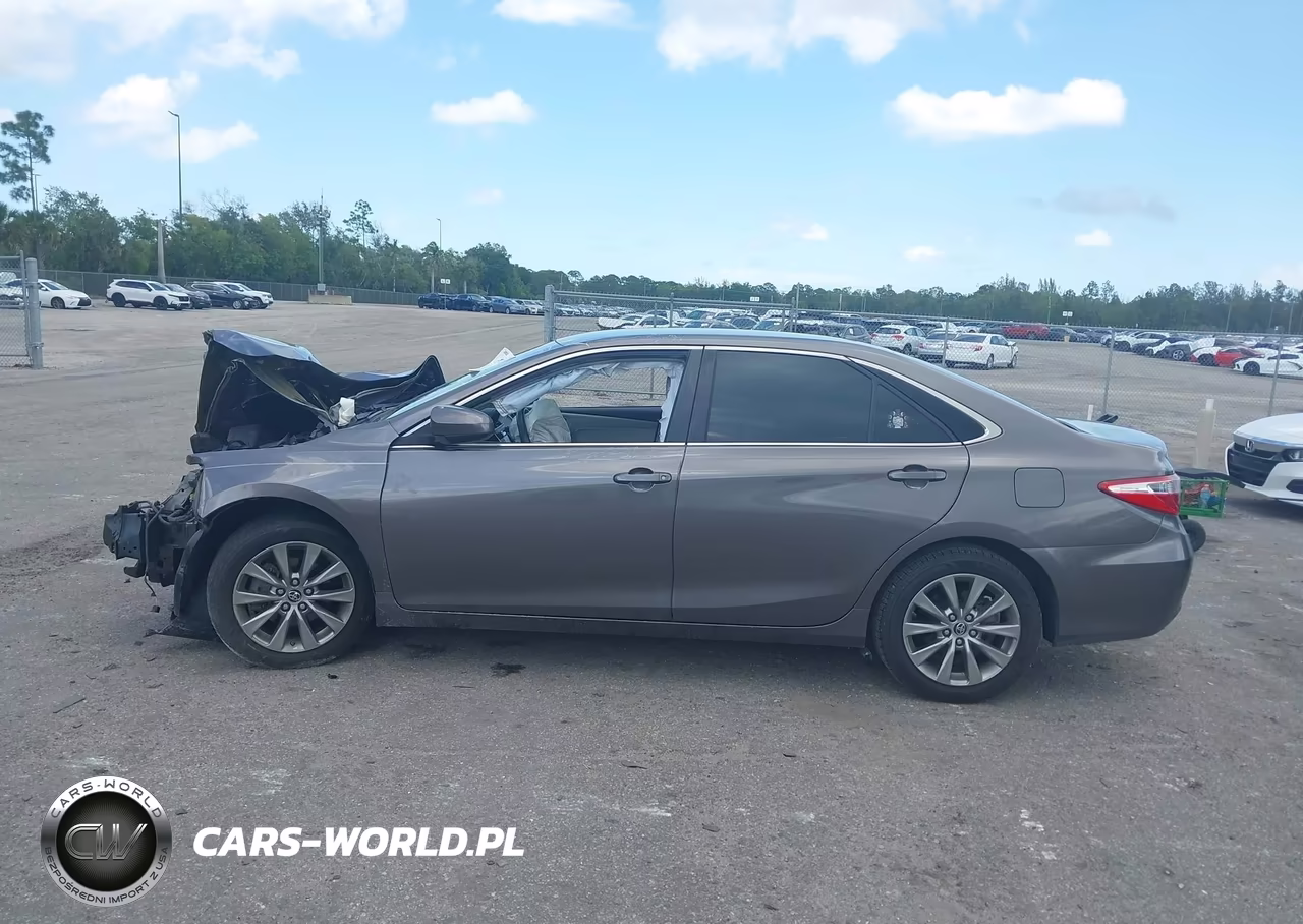 2015 Toyota Camry Xle VIN:4T1BF1FK5FU009831 - 14