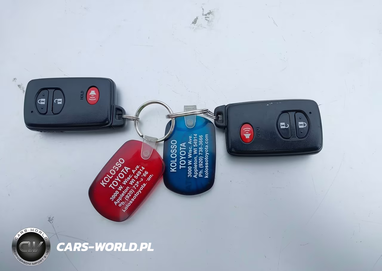 2014 Toyota Prius Two VIN:JTDKN3DU9E1824024 - 11