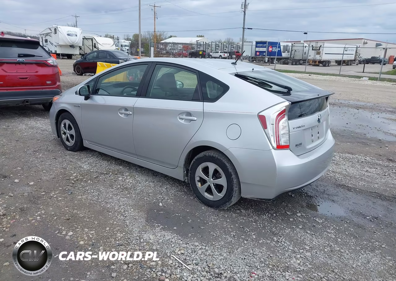2014 Toyota Prius Two VIN:JTDKN3DU9E1824024 - 3