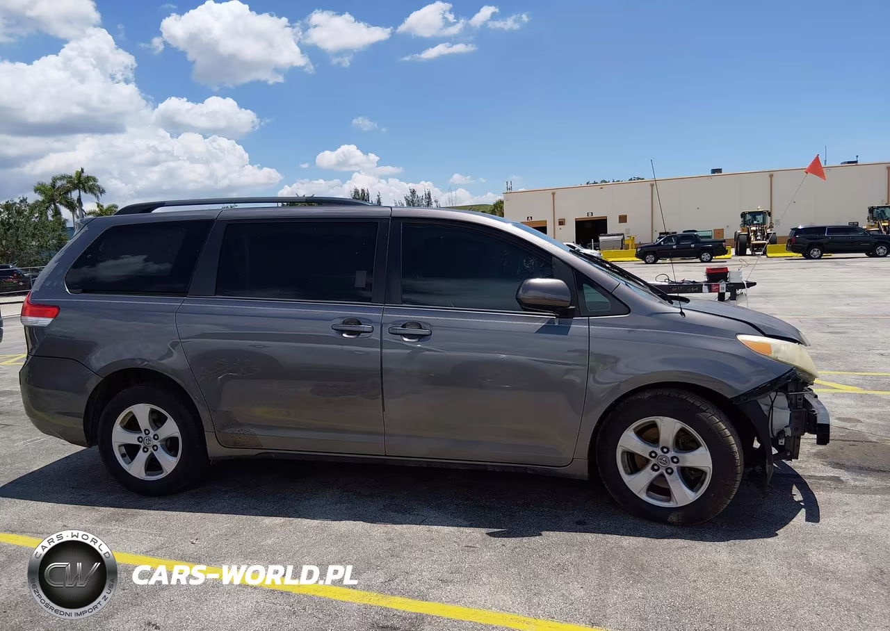 2014 Toyota Sienna Le V6 8 Passenger VIN:5TDKK3DC0ES474317 - 14