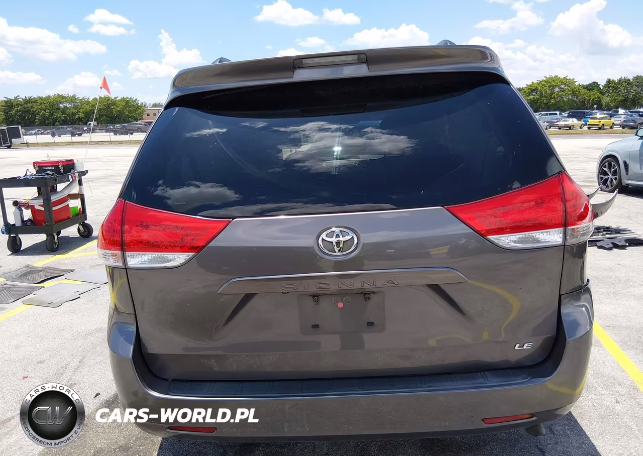 2014 Toyota Sienna Le V6 8 Passenger VIN:5TDKK3DC0ES474317 - 17