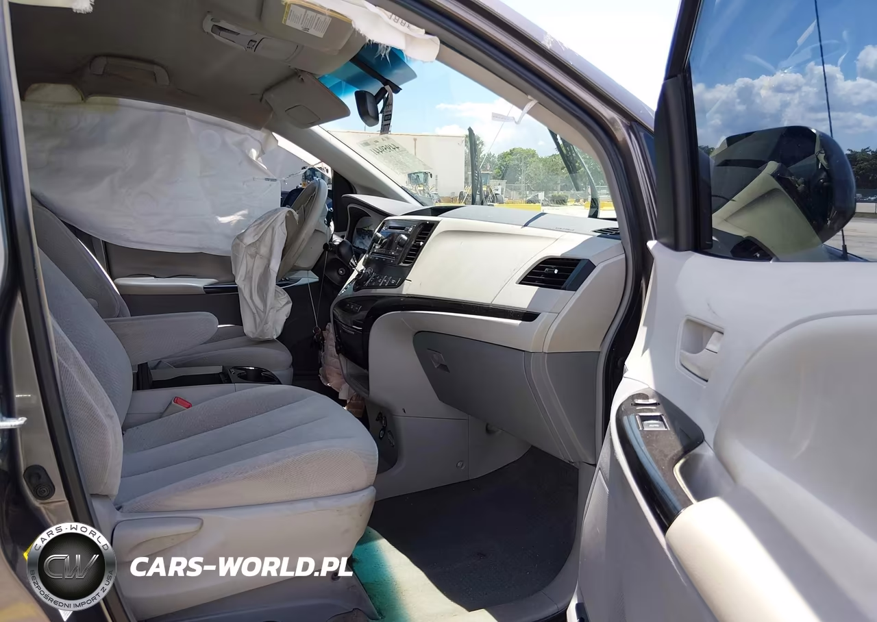 2014 Toyota Sienna Le V6 8 Passenger VIN:5TDKK3DC0ES474317 - 5