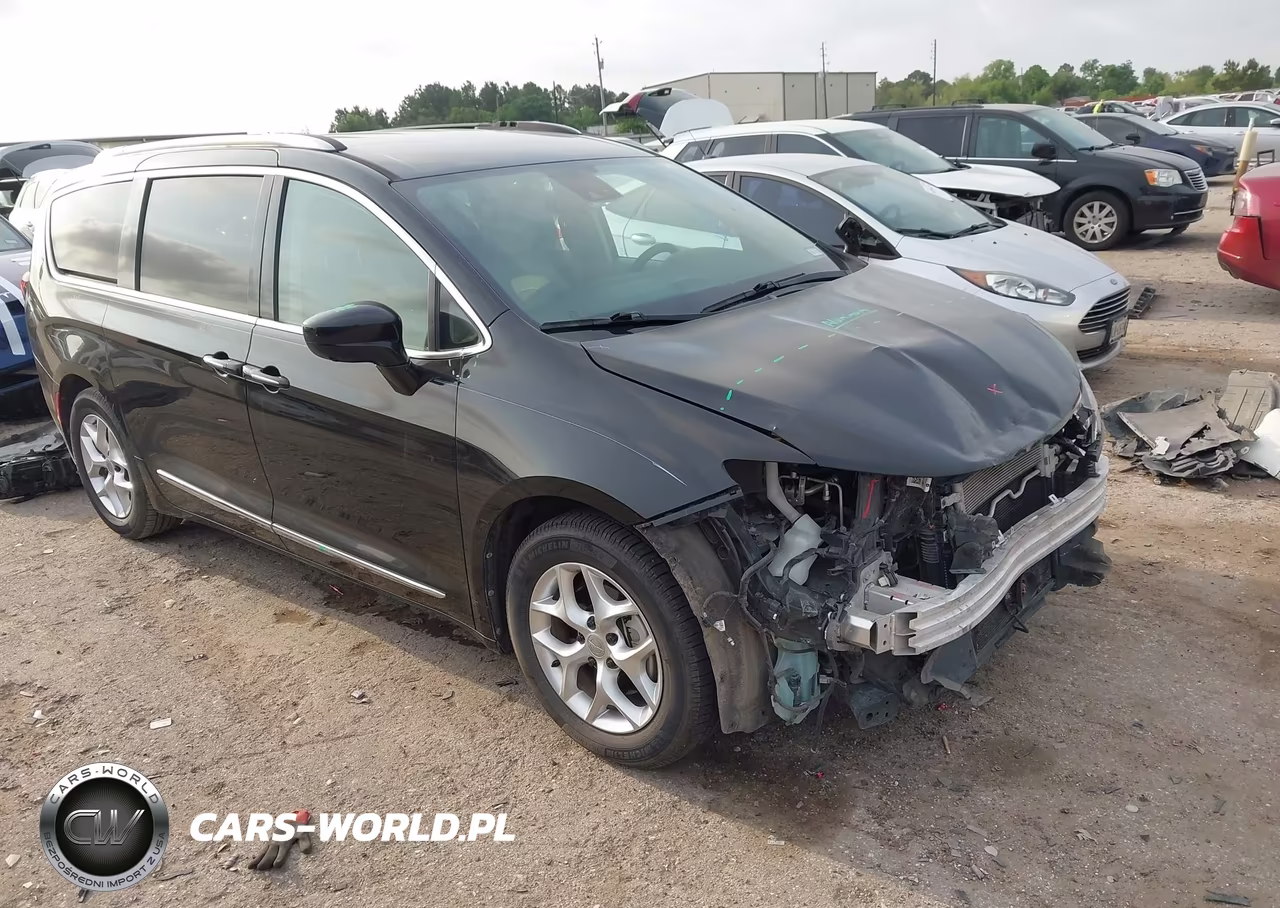 2020 Chrysler Pacifica Touring L Plus – zdjęcie 1 z 17