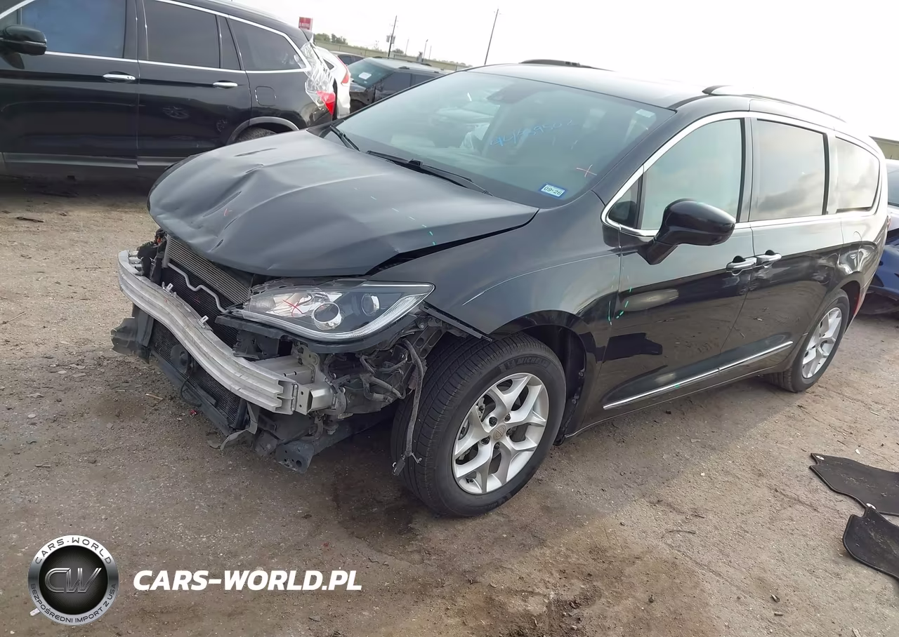 2020 Chrysler Pacifica Touring L Plus VIN:2C4RC1EGXLR127164 - 2