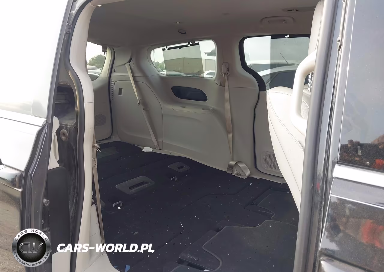 2020 Chrysler Pacifica Touring L Plus VIN:2C4RC1EGXLR127164 - 8