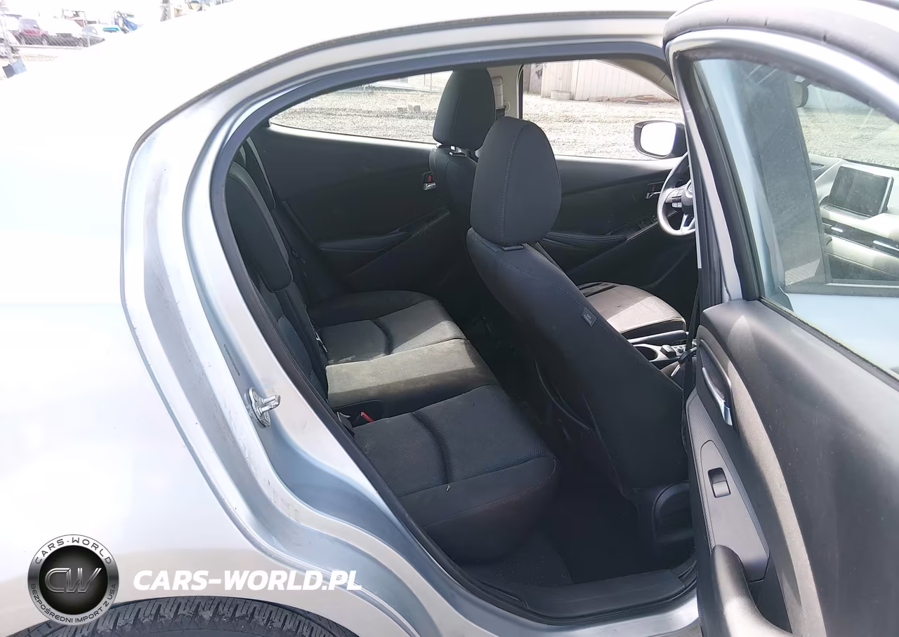 2017 Toyota Yaris Ia VIN:3MYDLBYV9HY174172 - 8