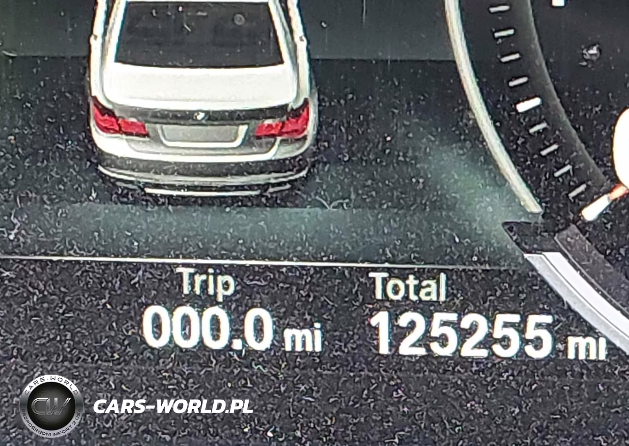 2015 BMW 750Li xDrive VIN:WBAYF8C57FD654550 - 16