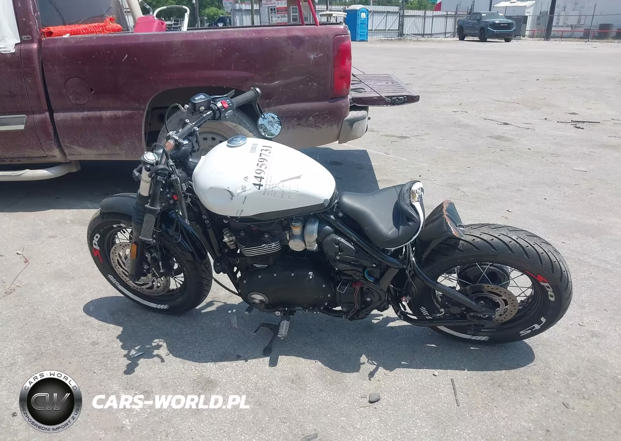 2025 Triumph Motorcycle Bonneville Bobber VIN:SMTD53HL1STCG1352 - 12