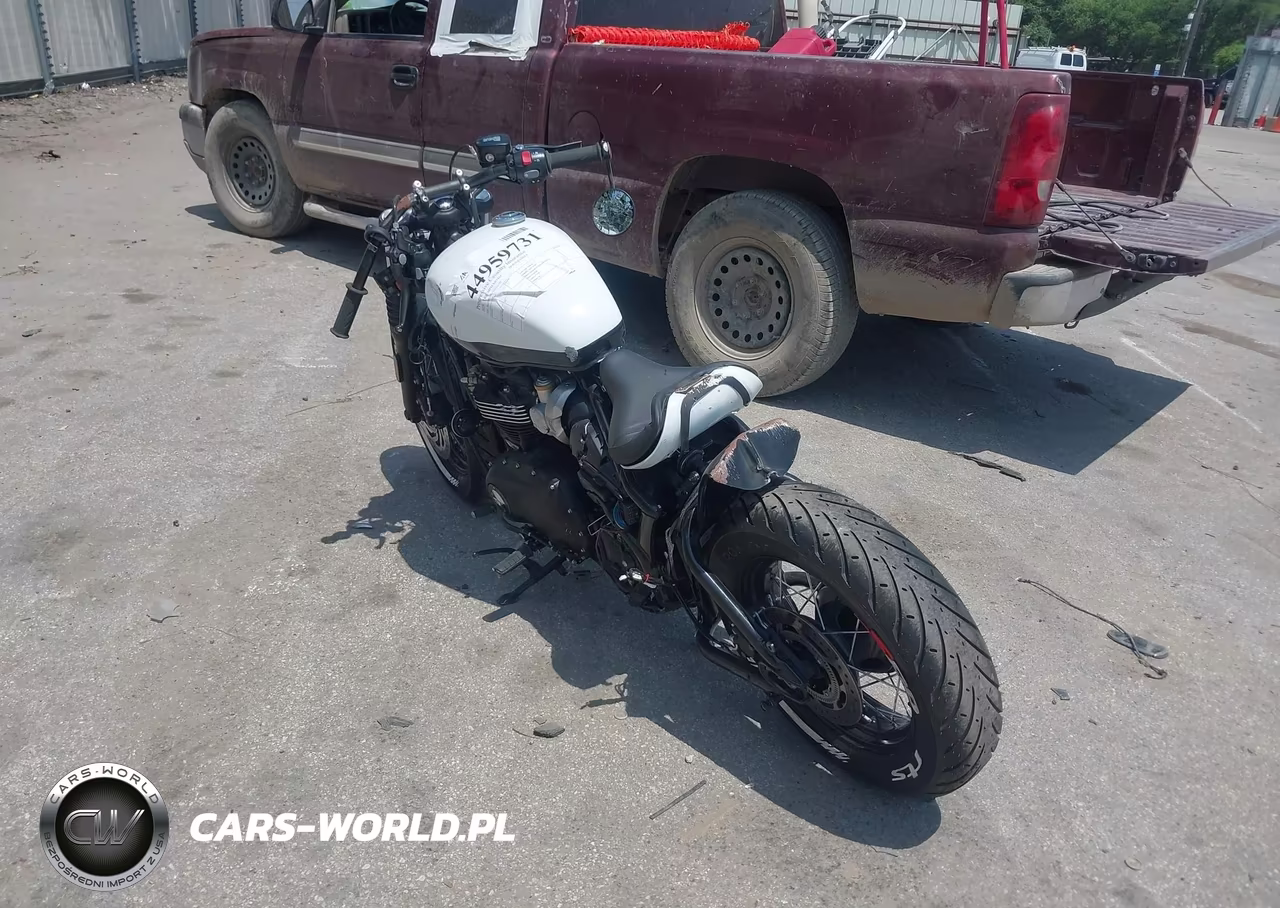 2025 Triumph Motorcycle Bonneville Bobber VIN:SMTD53HL1STCG1352 - 3