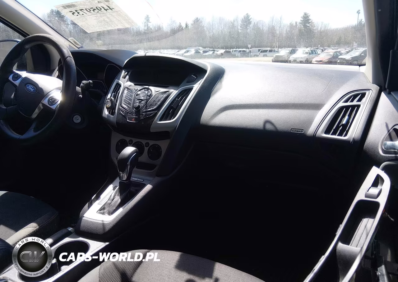 2014 Ford Focus Se VIN:1FADP3K21EL336216 - 5