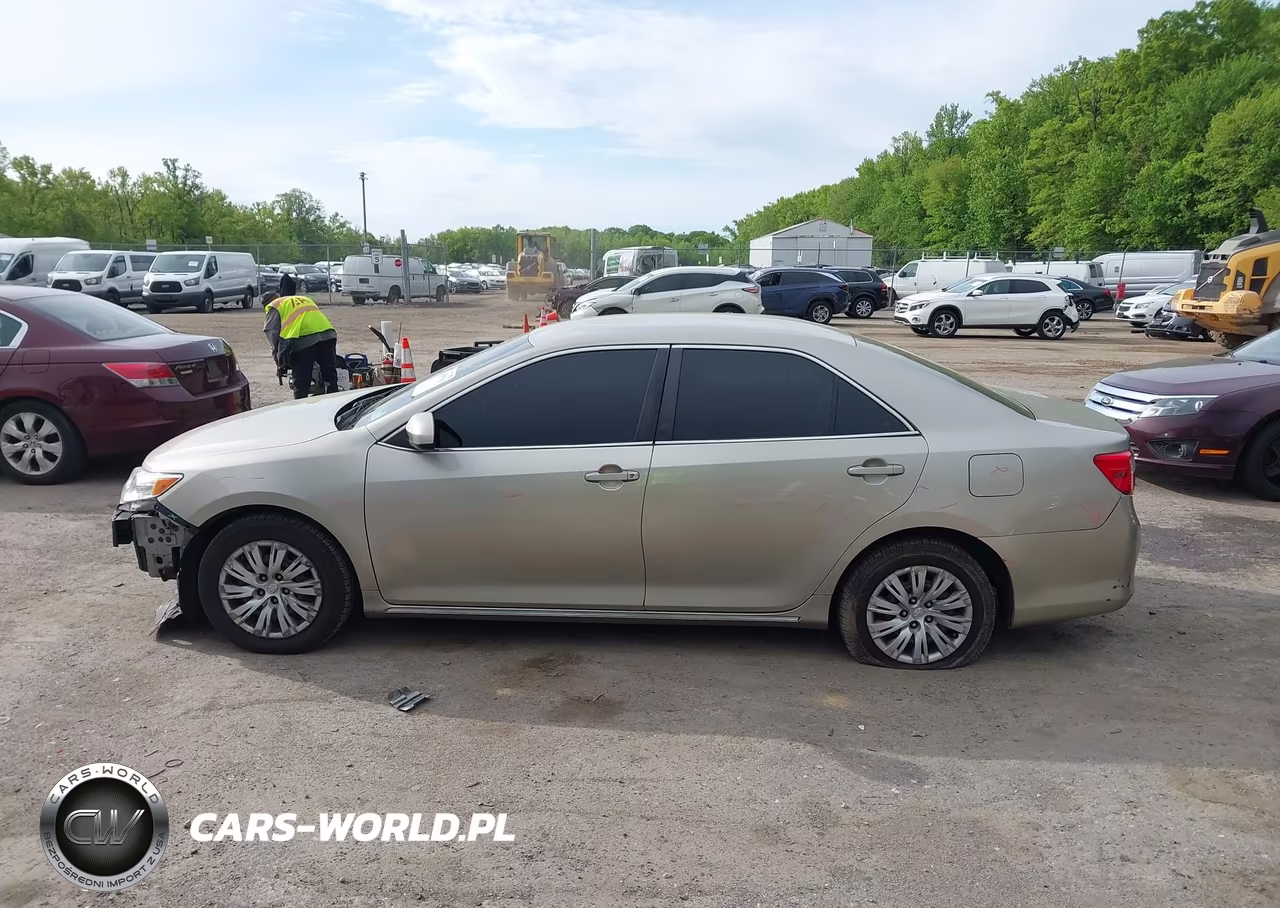 2013 Toyota Camry Le VIN:4T4BF1FK9DR284900 - 14