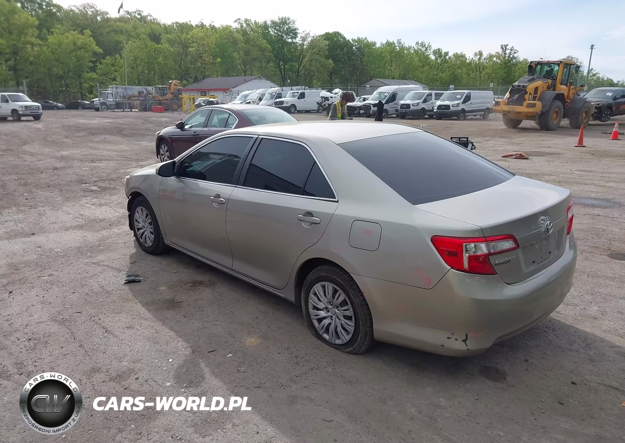 2013 Toyota Camry Le VIN:4T4BF1FK9DR284900 - 3