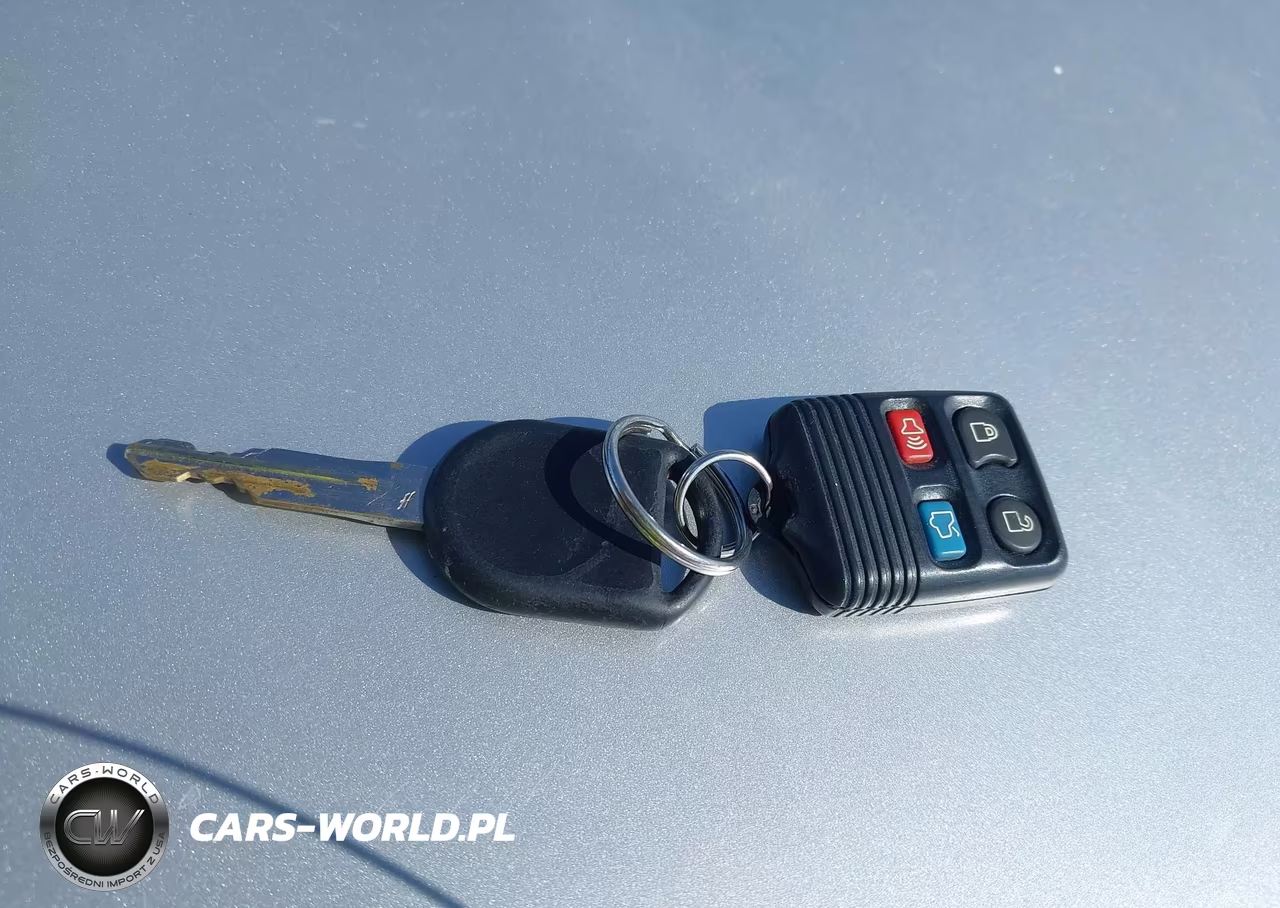 2011 Ford Focus Ses VIN:1FAHP3GN5BW130587 - 11