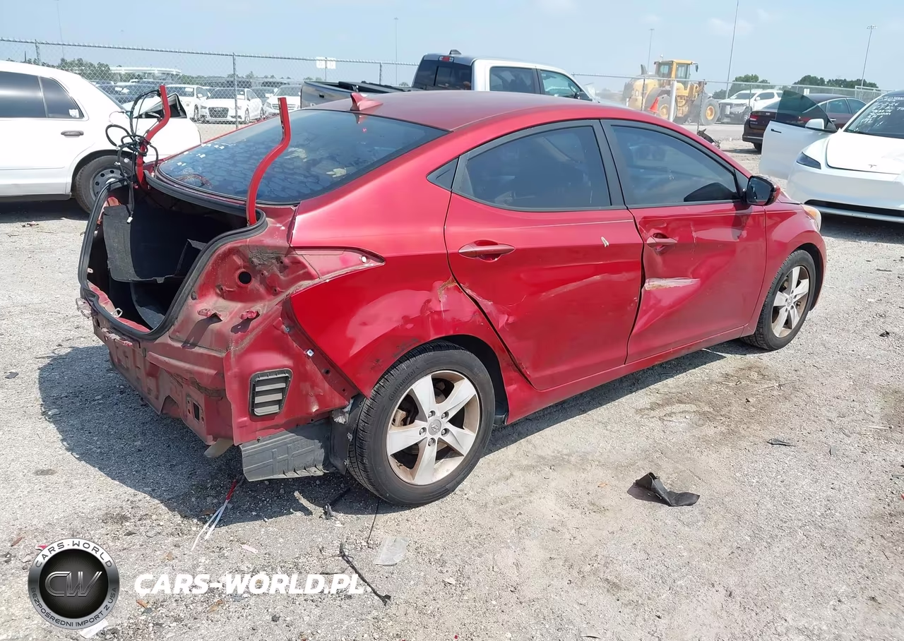 2013 Hyundai Elantra Gls VIN:KMHDH4AE1DU778832 - 4