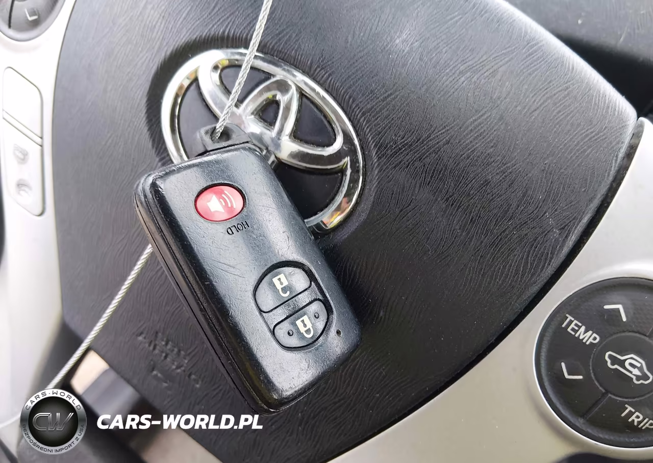 2013 Toyota Prius Two VIN:JTDKN3DU4D5656431 - 11