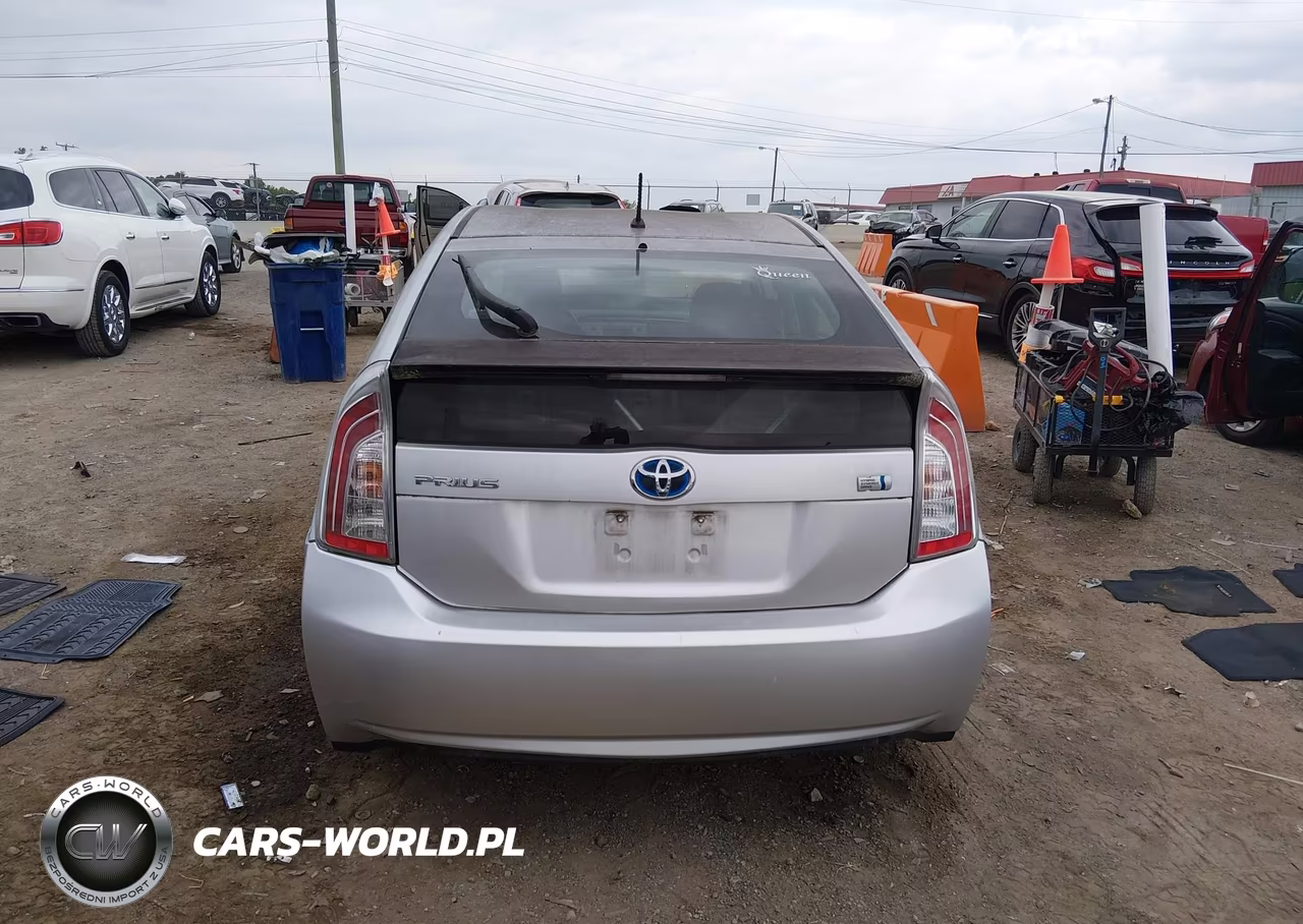 2013 Toyota Prius Two VIN:JTDKN3DU4D5656431 - 16
