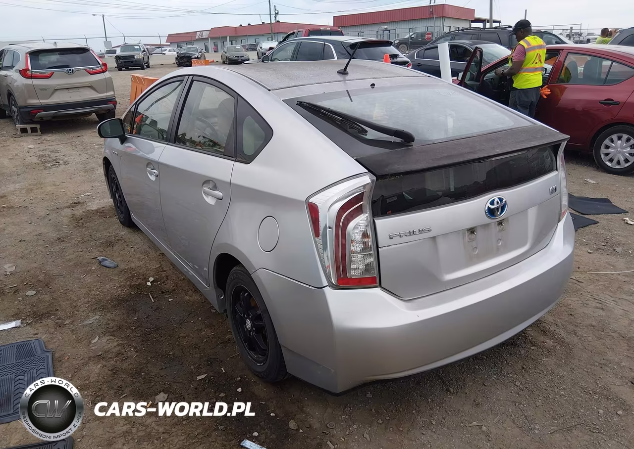 2013 Toyota Prius Two VIN:JTDKN3DU4D5656431 - 3