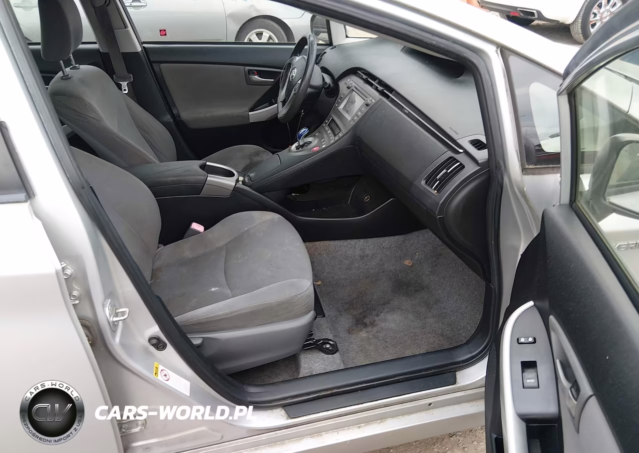 2013 Toyota Prius Two VIN:JTDKN3DU4D5656431 - 5