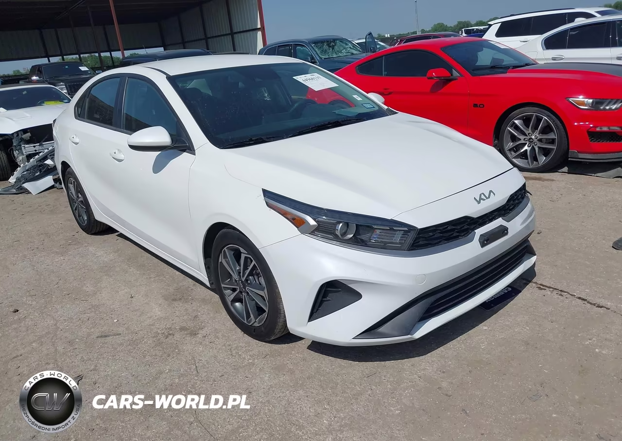 2024 Kia Forte Lxs – zdjęcie 1 z 16